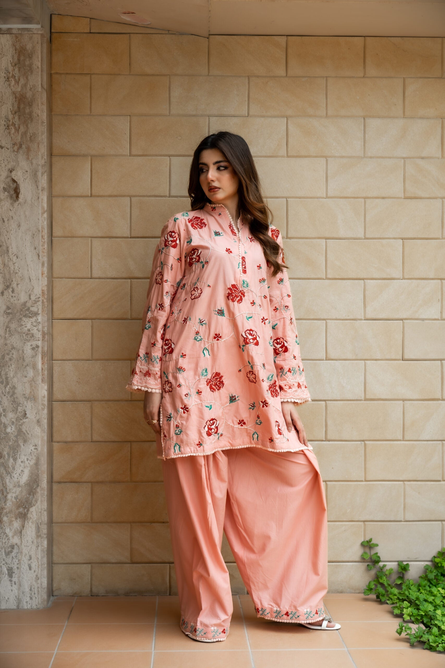 Rose-Pink Embroidered Lawn 2-Piece Ensemble