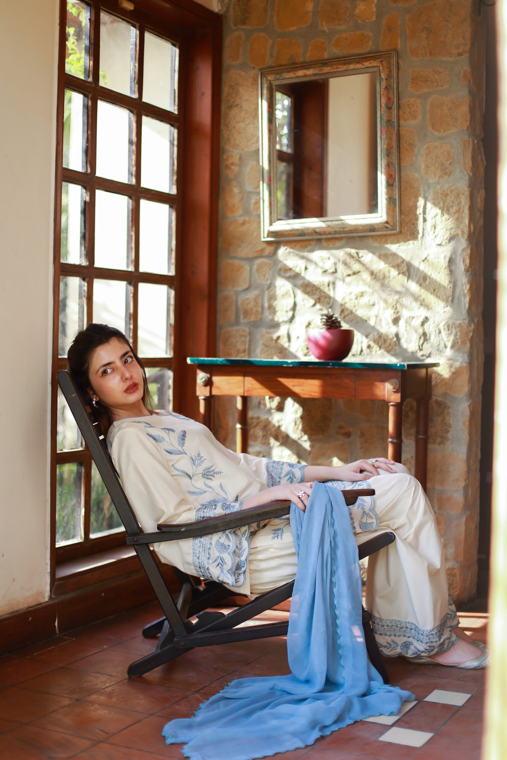 White 3-Piece Embroidered Lawn farshi shalwar