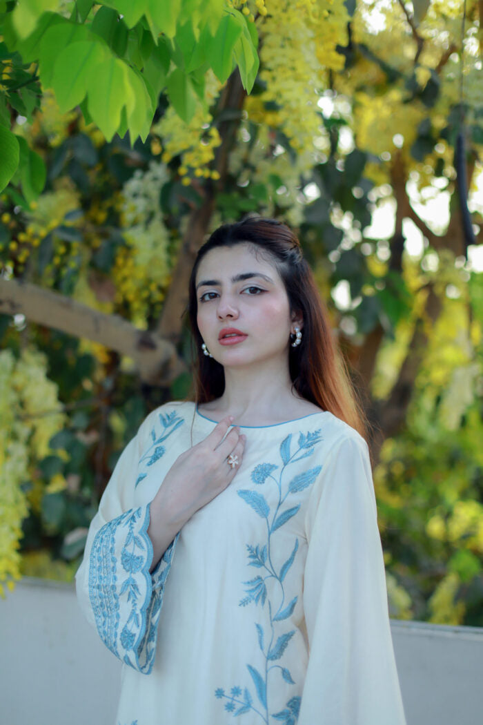 White 3-Piece Embroidered Lawn farshi shalwar