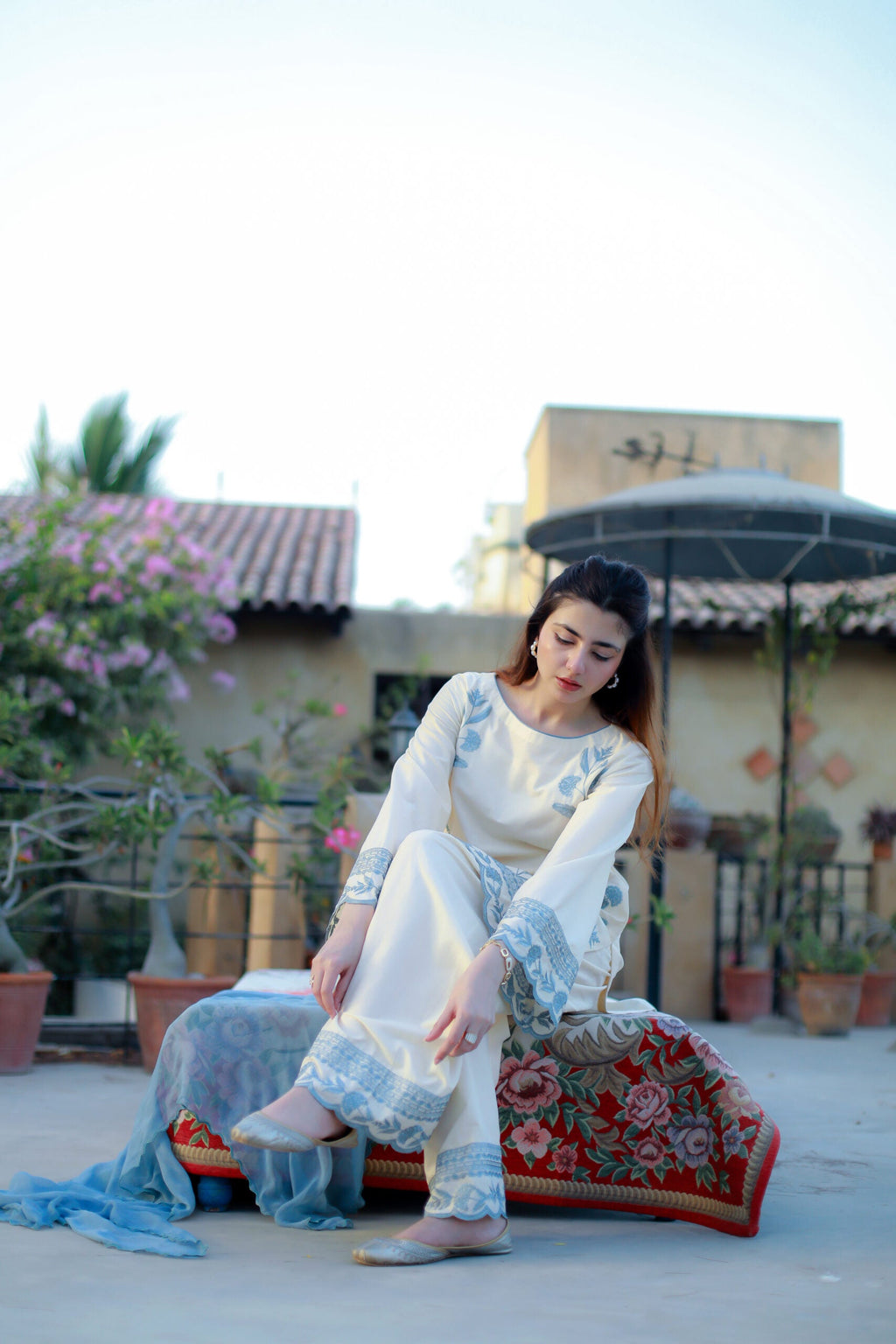 White 3-Piece Embroidered Lawn farshi shalwar