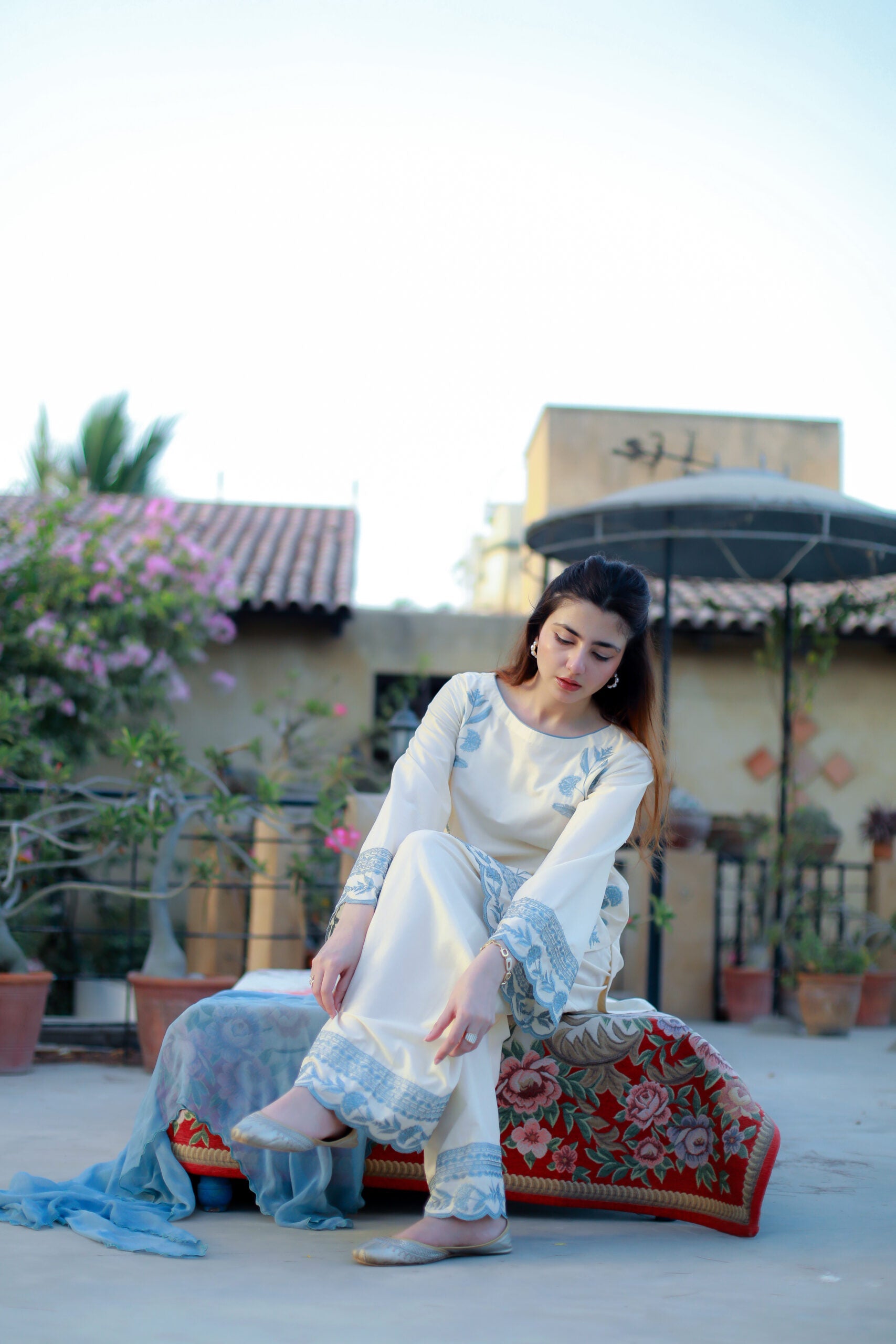 White 3-Piece Embroidered Lawn farshi shalwar