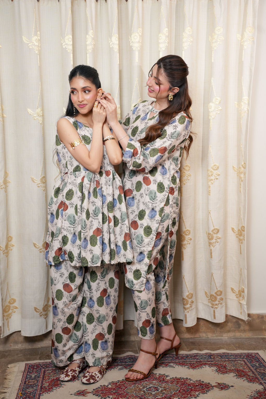 Botanical Print Sleeveless 2-Piece Suit