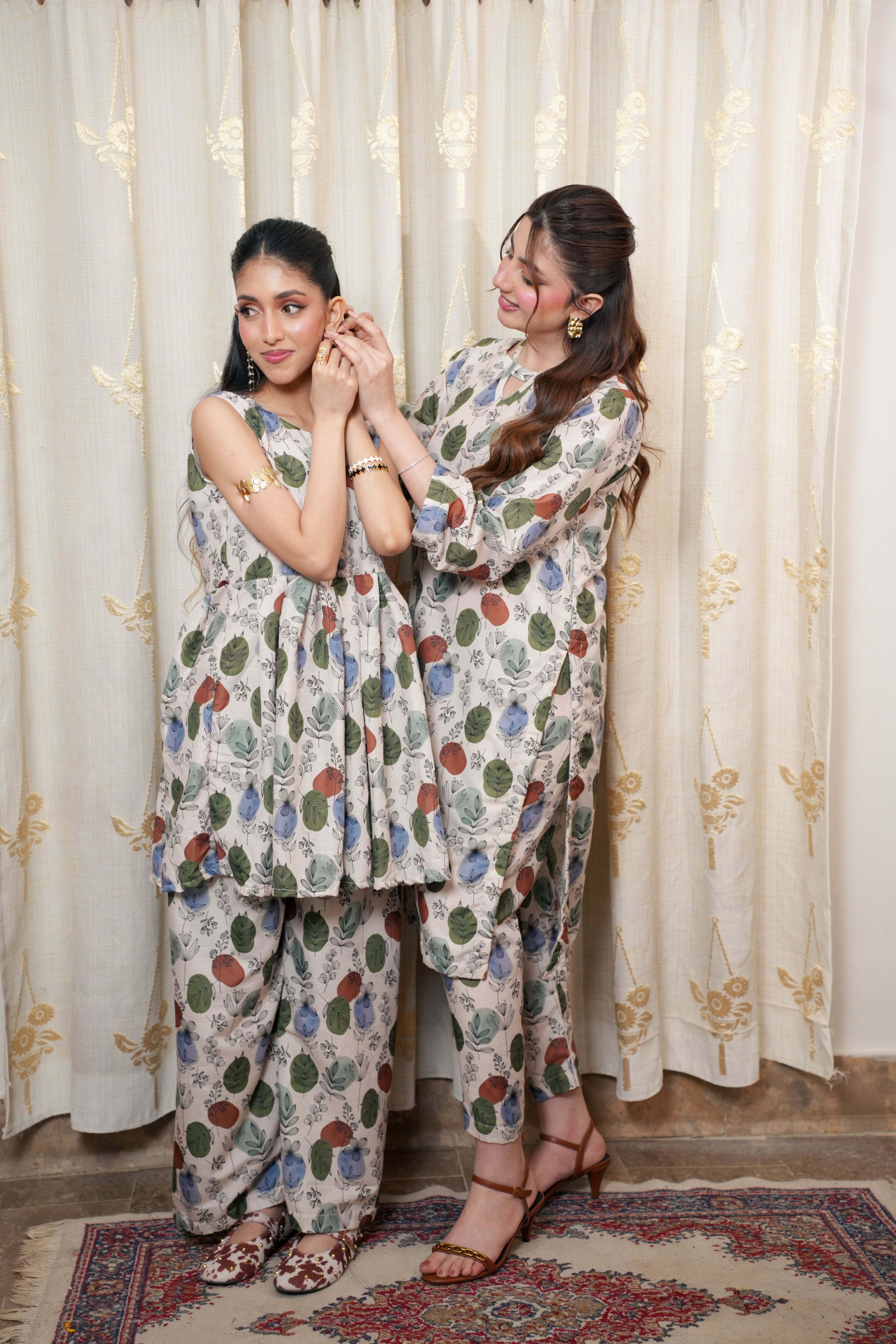 Botanical Print Sleeveless 2-Piece Suit